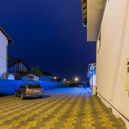Hotel Raxand Residence Mioveni Екстер'єр фото