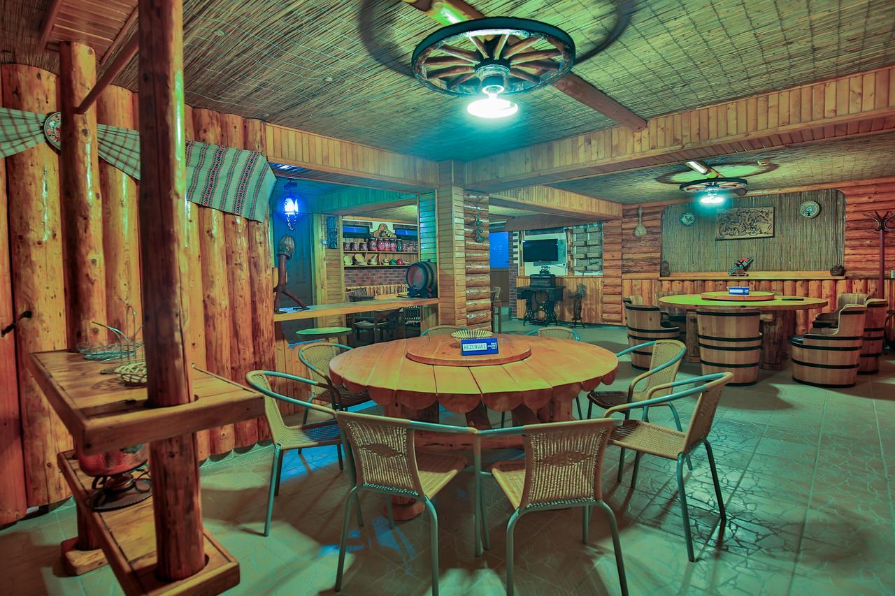 Hotel Raxand Residence Mioveni Екстер'єр фото
