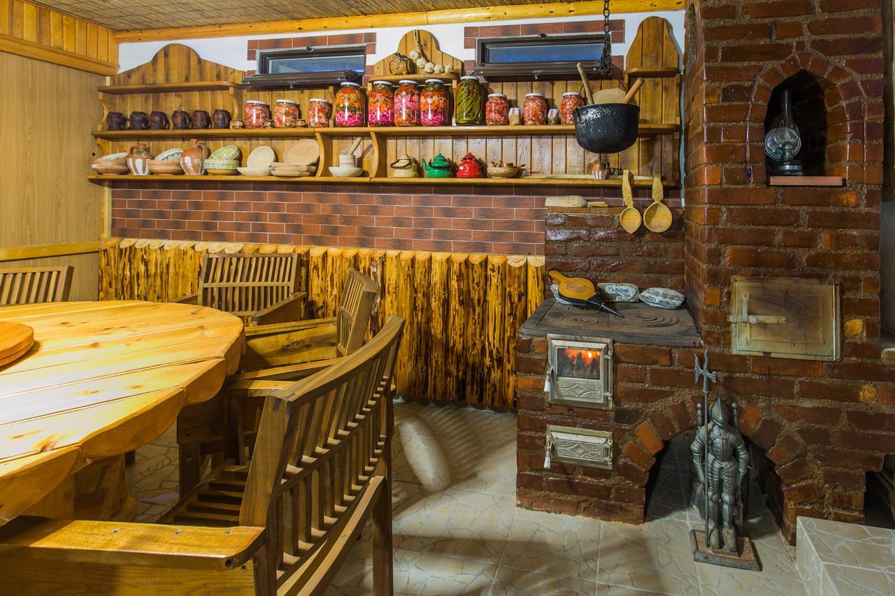 Hotel Raxand Residence Mioveni Екстер'єр фото
