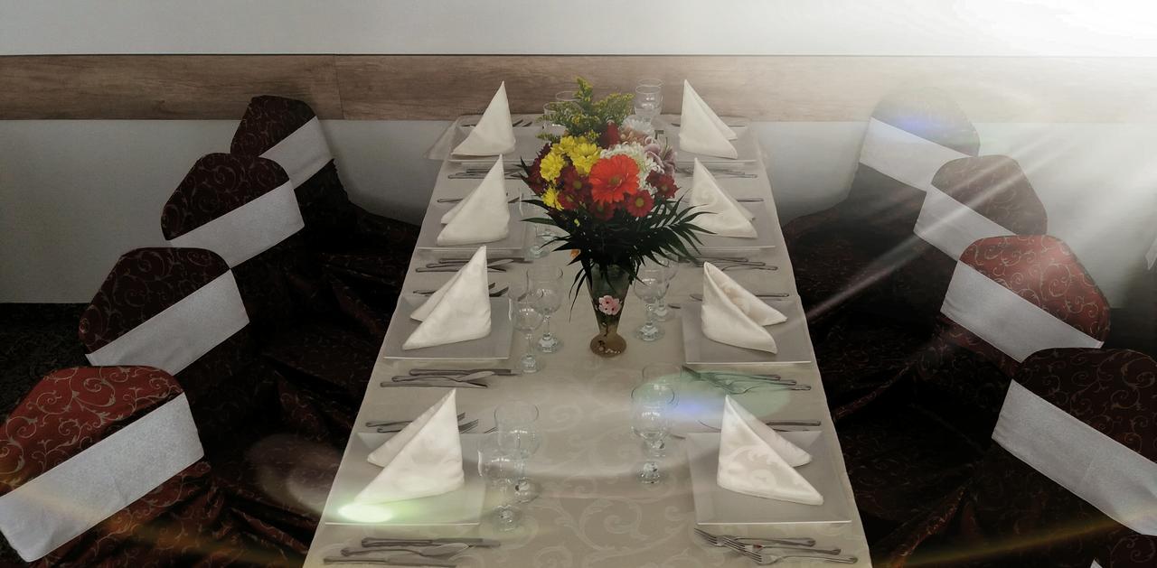 Hotel Raxand Residence Mioveni Екстер'єр фото