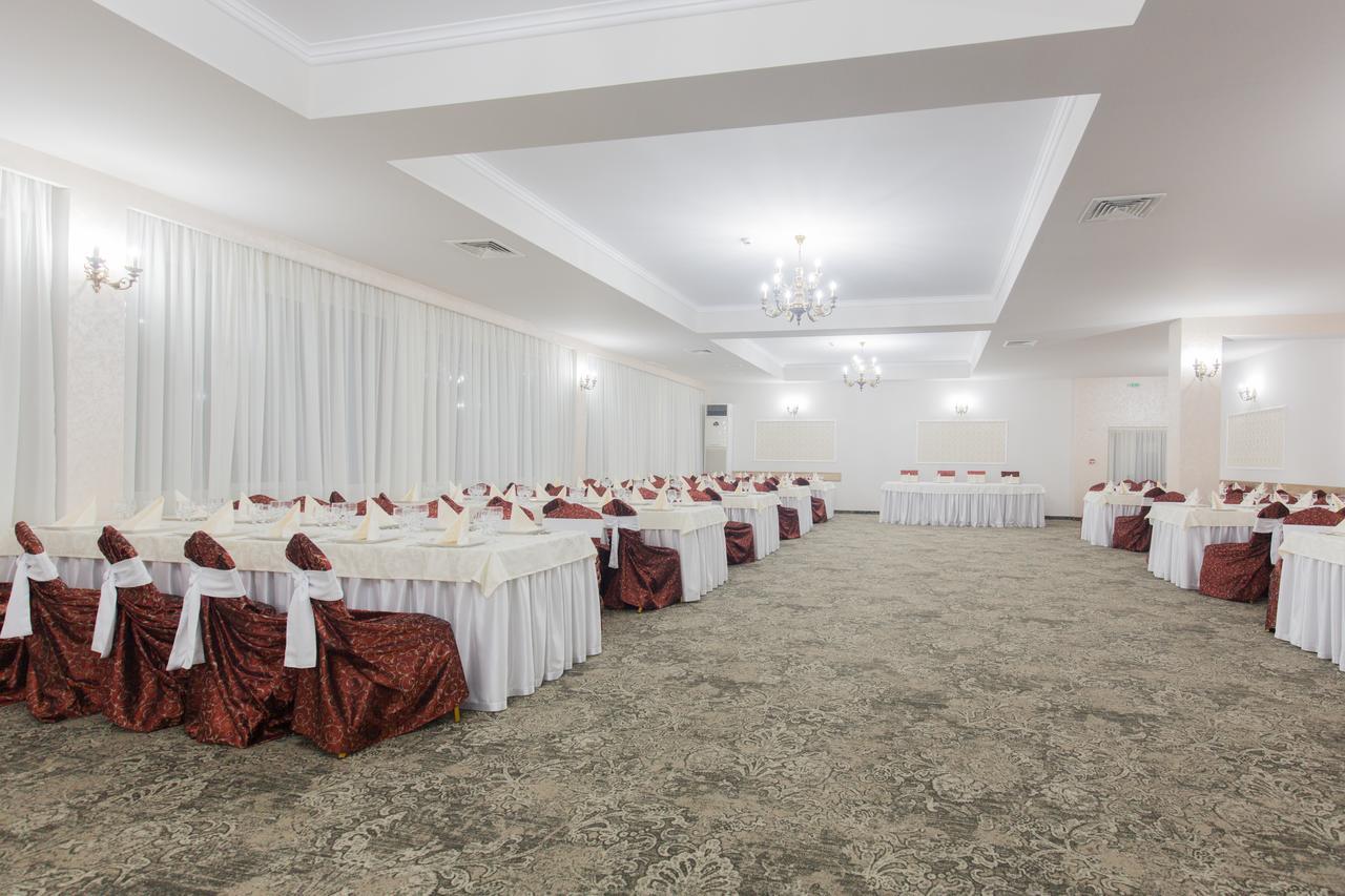 Hotel Raxand Residence Mioveni Екстер'єр фото